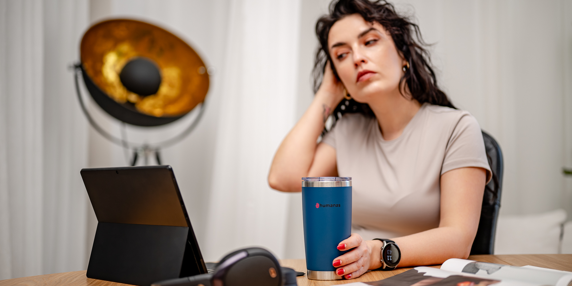 Kubek termiczny Humanas Fluo 600 ml - niebieski